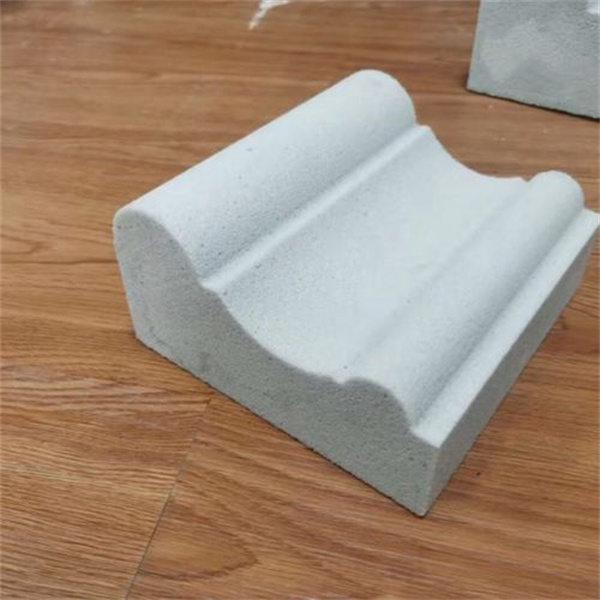 发泡陶瓷板及发泡陶瓷构件